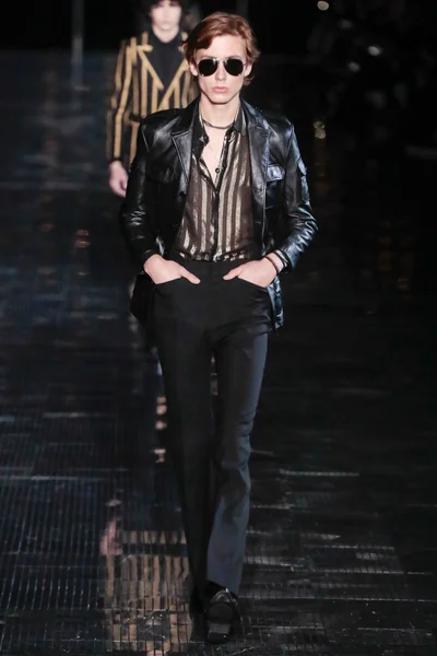 Look 3